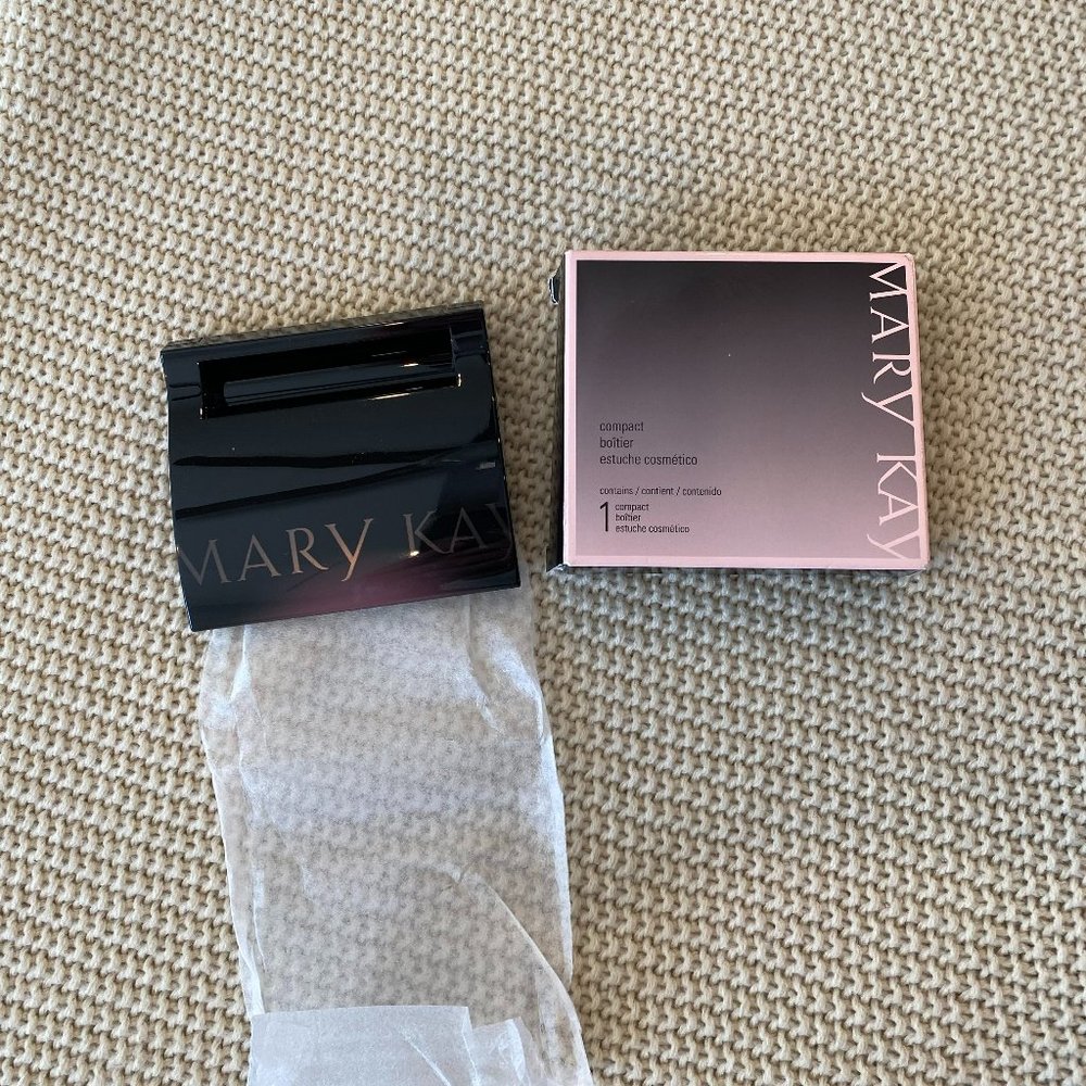 Mary Kay 3 Slot Compact (unfilled) NIB